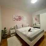 Zenta Split